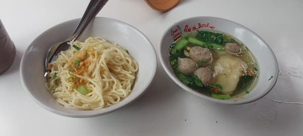 Mie Baso Pangsit Pak Heri: Langganan Lama yang Masih Harga 20 Ribuan di Cihampelas Bandung